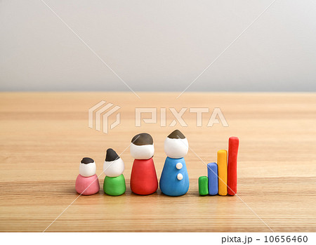 棒グラフと家族 10656460