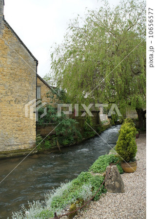 ボートンオンザウォーター 10656577