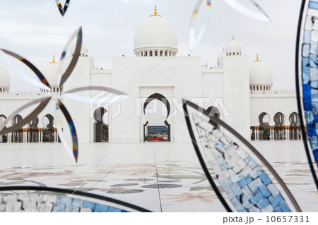 Sheikh Zayed mosque at Abu-Dhabi, UAE 10657331