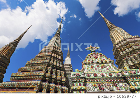 Part of Wat Arun temple facade 10659777