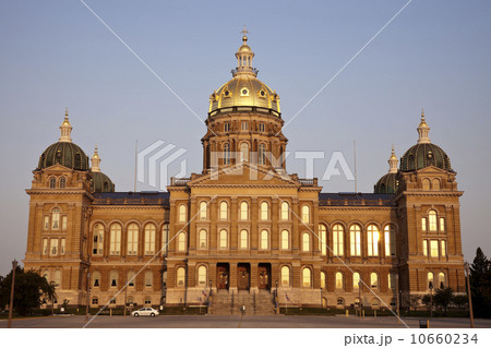 State Capitol Building in Des Moines 10660234