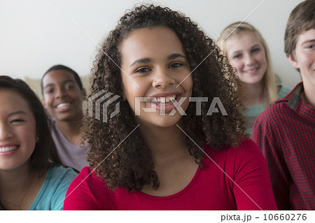 Group of teenagers (12-13,14-15,16-17) 10660276