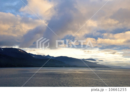 Coastline  10661255