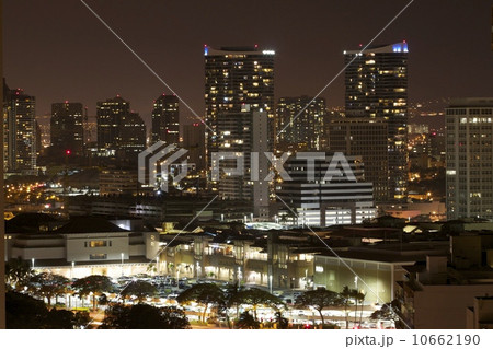ヒルトンハワイアンヴィレッジからの夜景 10662190