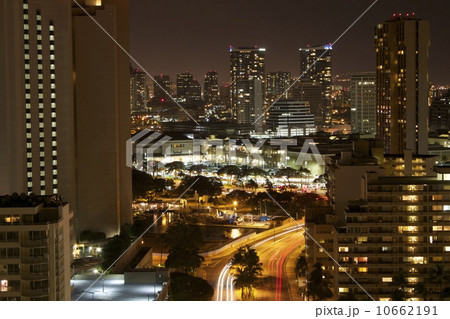 ヒルトンハワイアンヴィレッジからの夜景 10662191