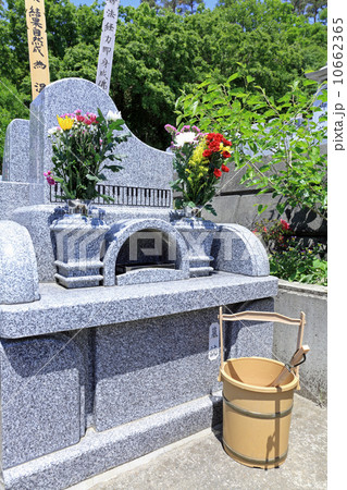 お墓参り 10662365