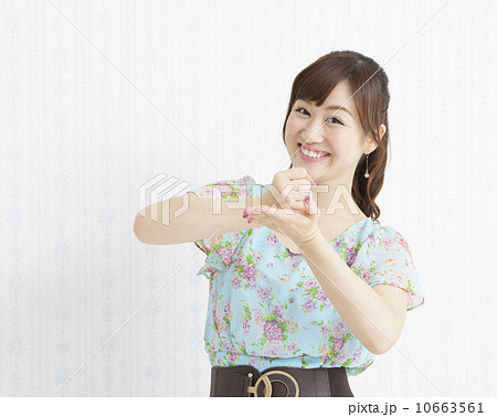 若い女性 若い女性 10663561