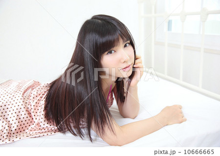 若い女性　美髪 10666665