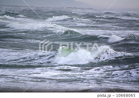 大荒れの海 大荒れの海 10668065