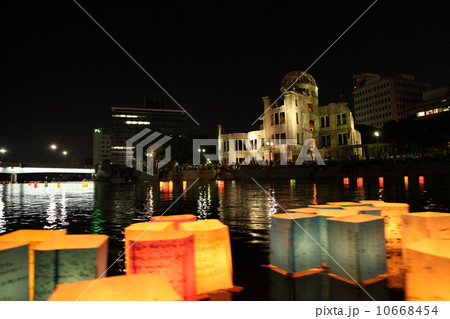 広島の灯篭流し 10668454