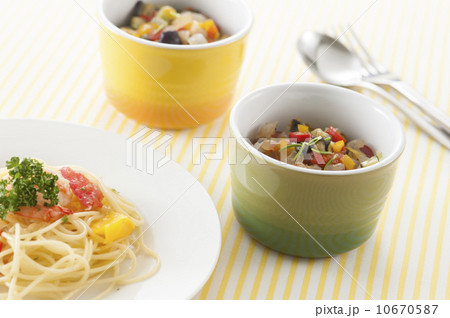 ラタトゥユとパスタ 10670587