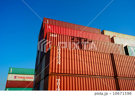 コンテナターミナル 10671596