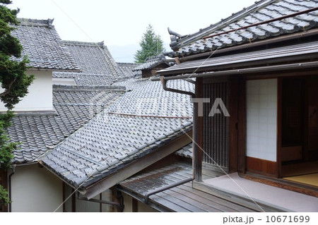 豪商の館田中本家(甍の波) 豪商の館田中本家(甍の波) 10671699