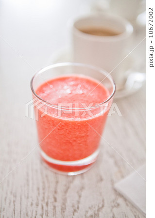 Strawberry smoothie 10672002