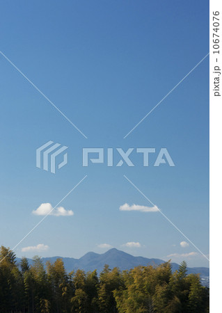 二上山青空 10674076