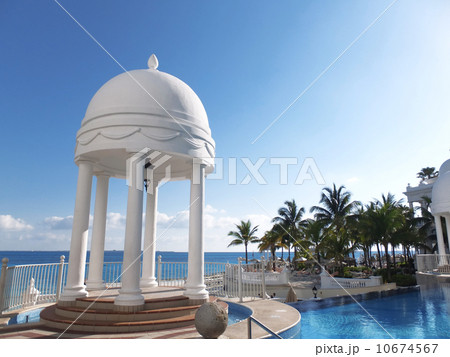 メキシコ　カンクン　ビーチ 10674567