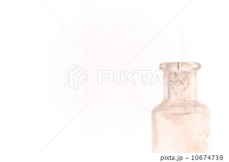 レトロなガラス瓶 10674739