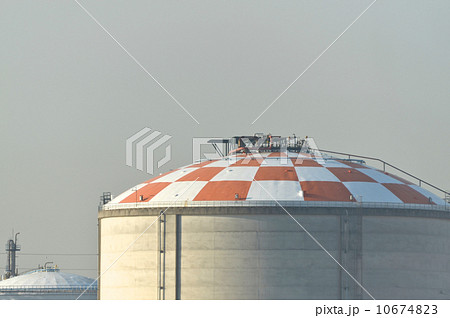 東京湾のタンク 10674823