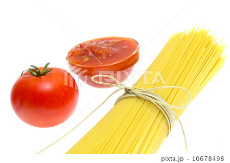Spaghetti of isolated on white background Spaghetti of isolated on white background 10678498