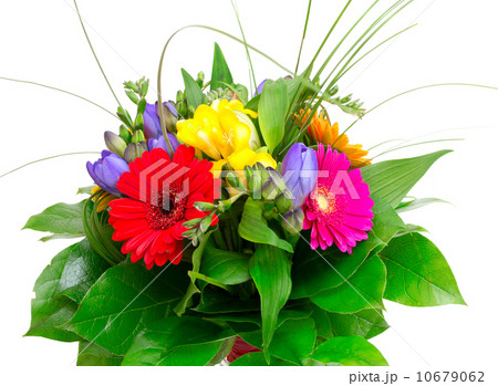 Colorful flowers bouquet isolated on white background. 10679062