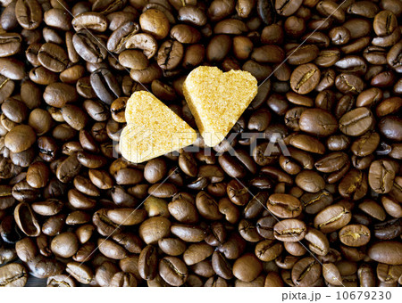 coffee beans, sugar hearts 10679230