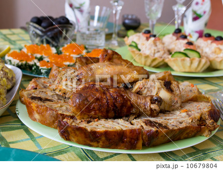 stuffed chicken 10679804