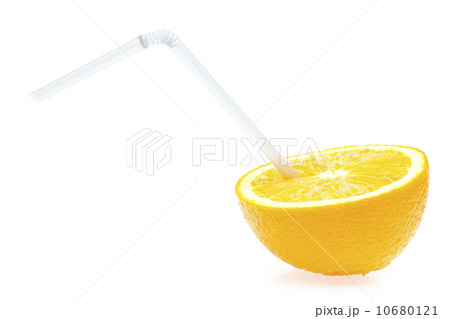 Fresh oranges isolated on white background 10680121