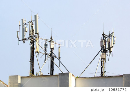 Mobile phone antenna 10681772
