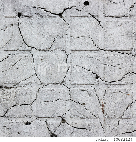 Old cracked wall 10682124