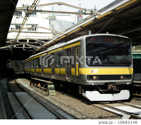 中央・総武緩行線 E231系 御茶ノ水駅 中央・総武緩行線 E231系 御茶ノ水駅 10683146