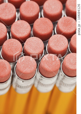 Studio shot of rows of pencils, close-up 10684126