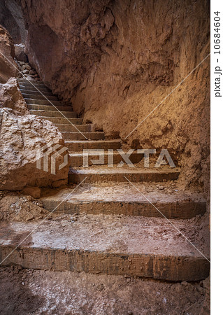 Navajo Trail 10684604