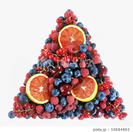 Studio Shot of pyramid made of fruits 10684803