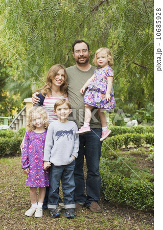 Happy family with three children (2-3,4-5,6-7) 10685928