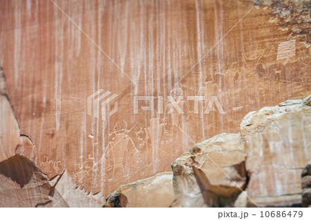 Cave paintings 10686479