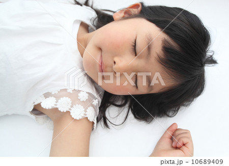 眠る子供 眠る子供 10689409