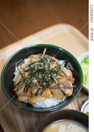 豚のしょうが焼き定食 10689825