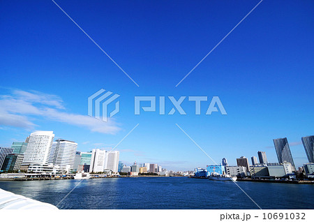 東京港竹芝埠頭の風景 10691032