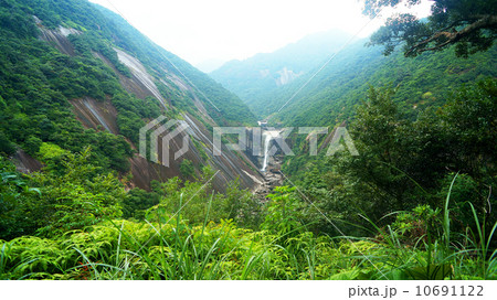 世界自然遺産　屋久島　千尋の滝 10691122