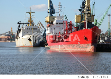 Industrial dock 10691301
