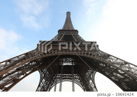 Eiffel Tower Fog Eiffel Tower Fog 10691424