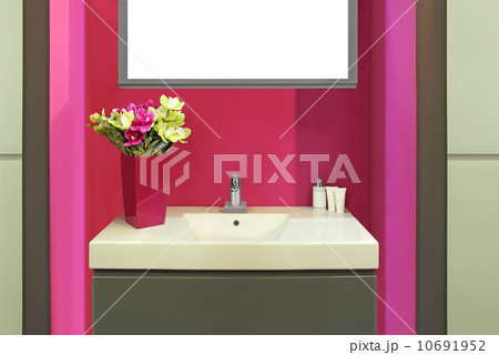 Purple bathroom 10691952