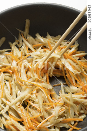 きんぴらごぼう 10693942