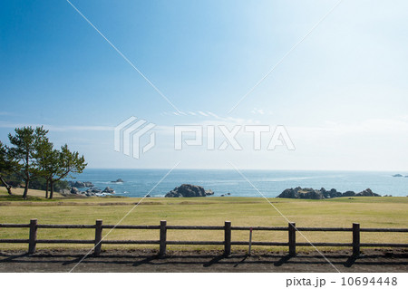 青森県八戸市　種差海岸 10694448