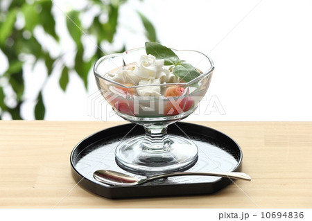 イチゴの寒天ゼリー 10694836