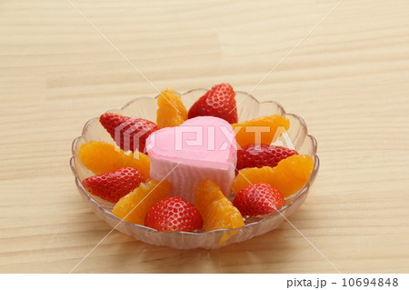 淡雪とフルーツのデザート 10694848
