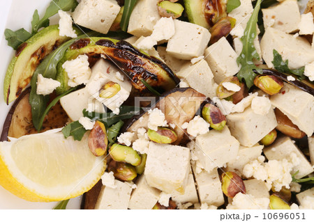 Salad with grilled vegetables and tofu. 10696051