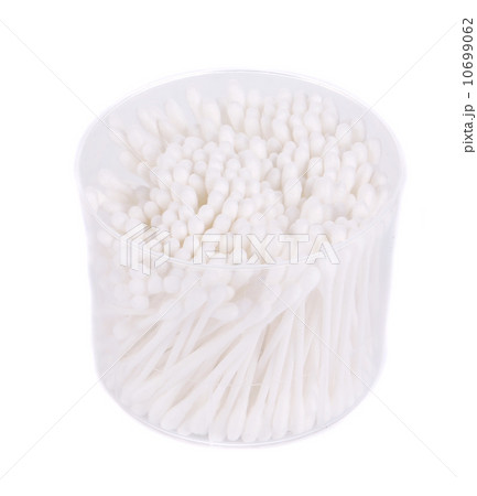 Cotton ear sticks in round box. 10699062