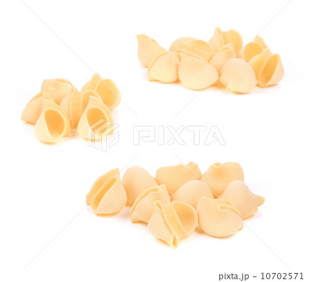 Bunches of Italian pasta shells Bunches of Italian pasta shells 10702571