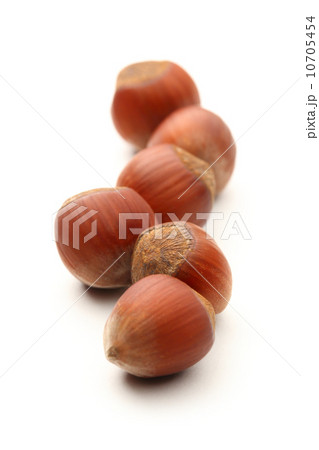 Fresh brown hazelnut Fresh brown hazelnut 10705454